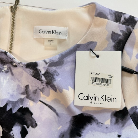 NWT Calvin Klein Purple Pink Floral Bell Sleeve‎ Crepe Sheath Dress Size 2 - Picture 11 of 12